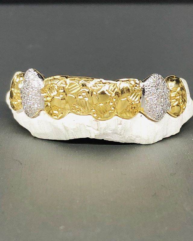 8 Teeth Gold Grillz - 8 Tops or Bottoms (Nugget w/ Diamond Fangs) - Norma's Jewelry