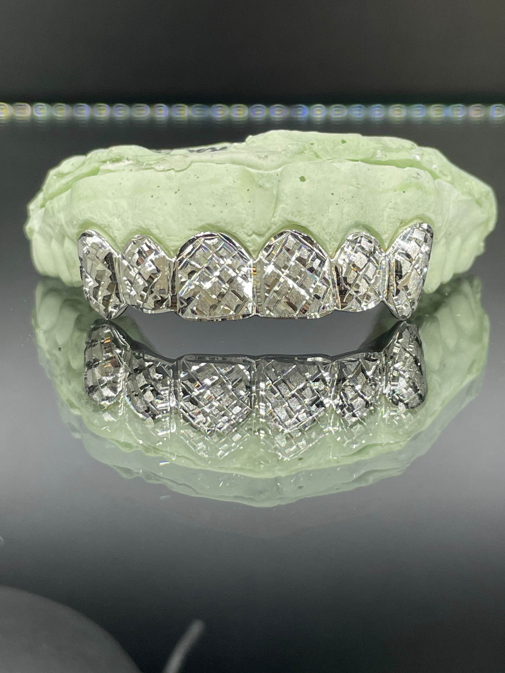 6 Teeth Gold Grillz - 6 Tops or Bottoms (Diamond Dust and Trillion Diamond Cuts) - Norma's Jewelry