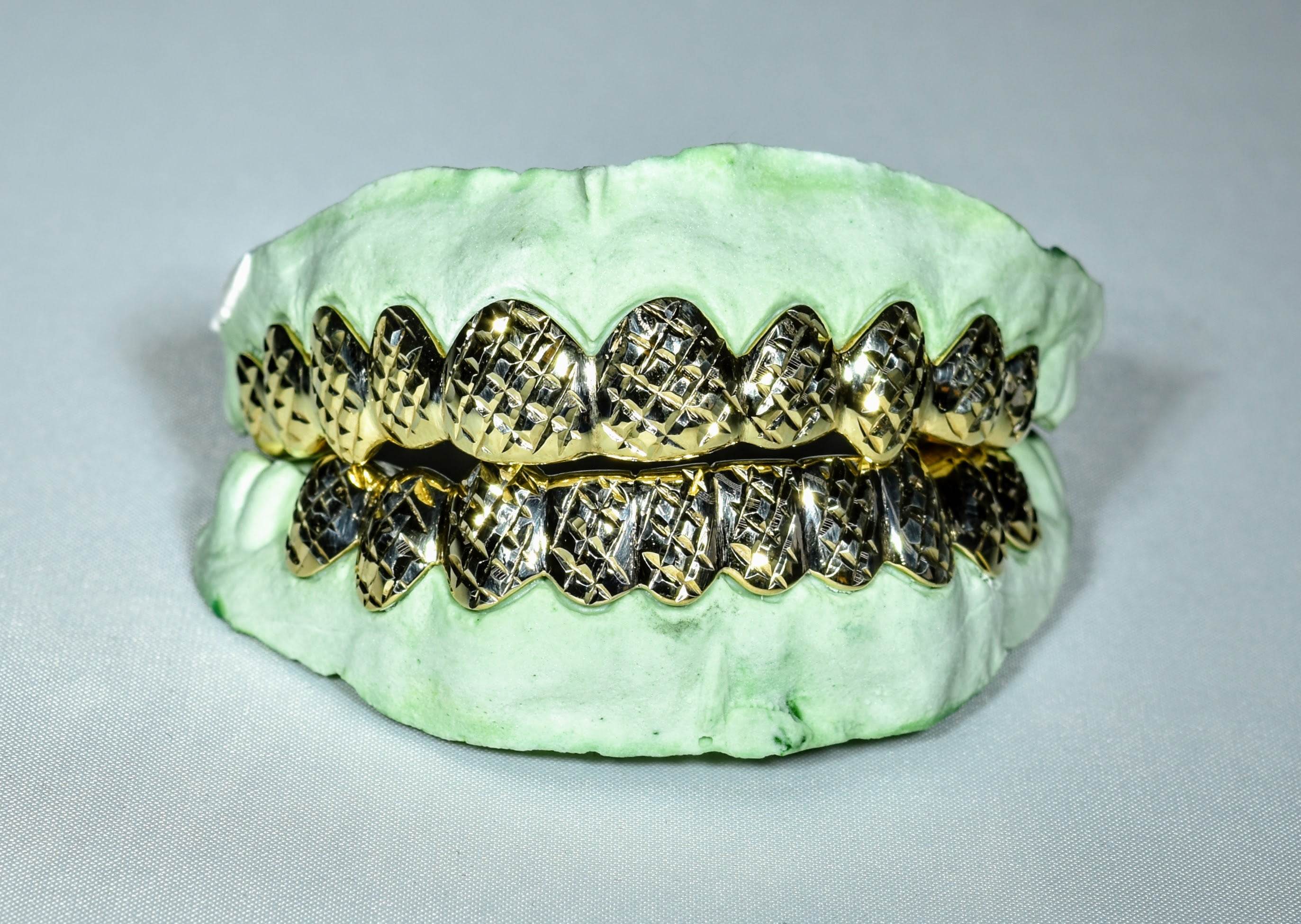 20 Teeth Gold Grillz - 10 Tops/Bottoms (Diamond Cuts) - Norma's Jewelry