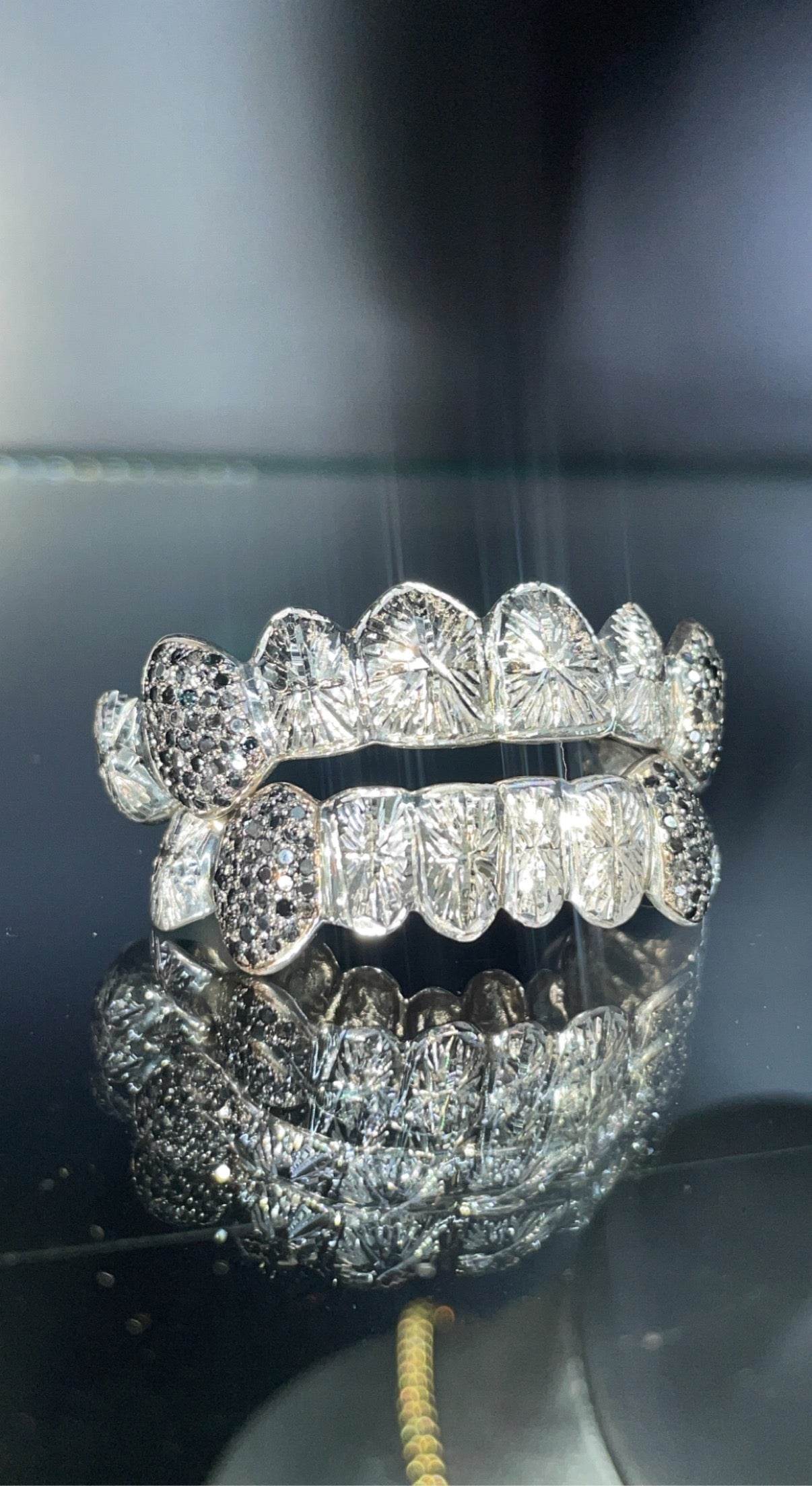 16 Teeth Gold Grillz - 8 Tops/Bottoms (Starburst w/ Black Diamond Fangs) - Norma's Jewelry