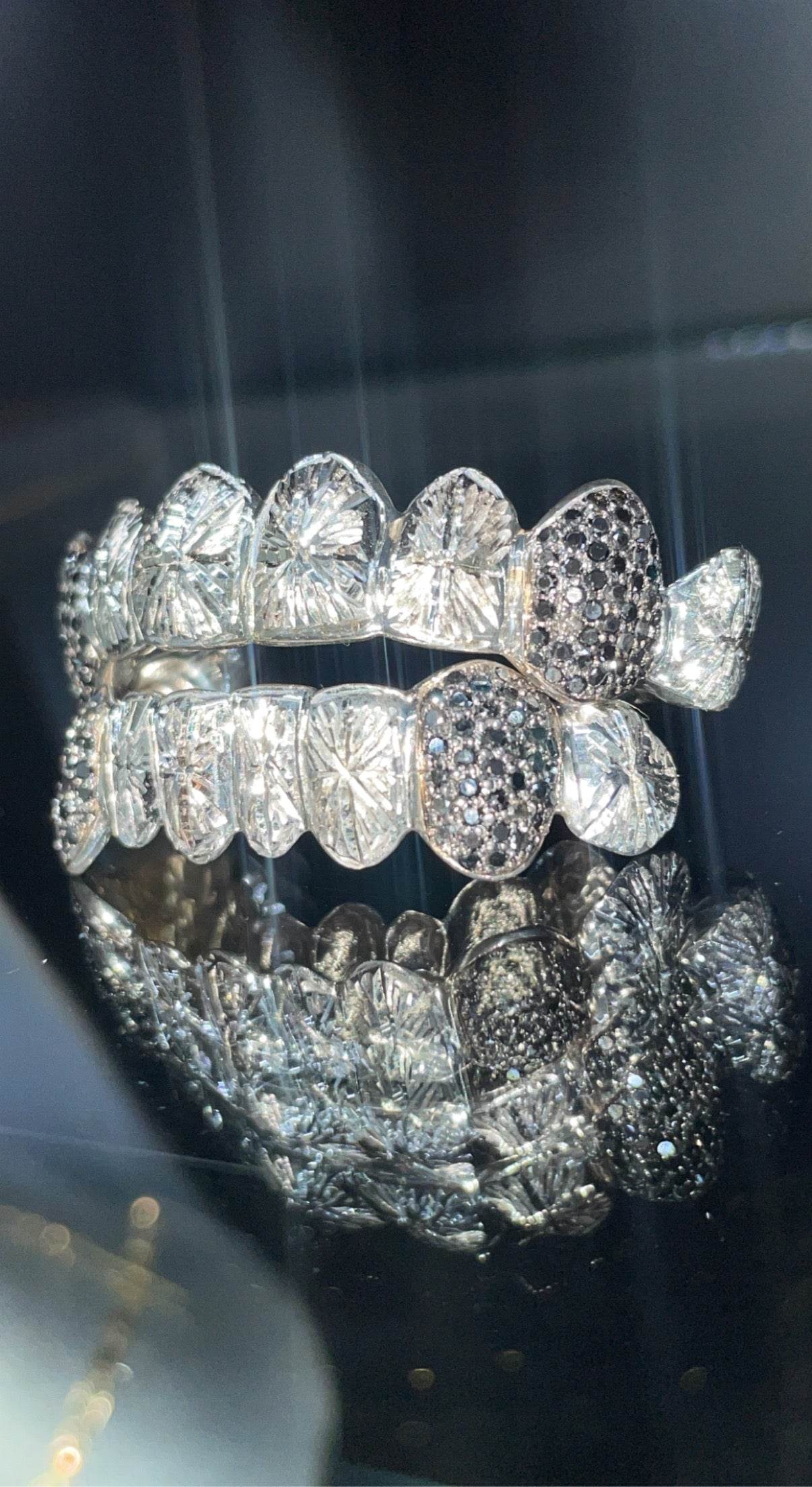 16 Teeth Gold Grillz - 8 Tops/Bottoms (Starburst w/ Black Diamond Fangs) - Norma's Jewelry