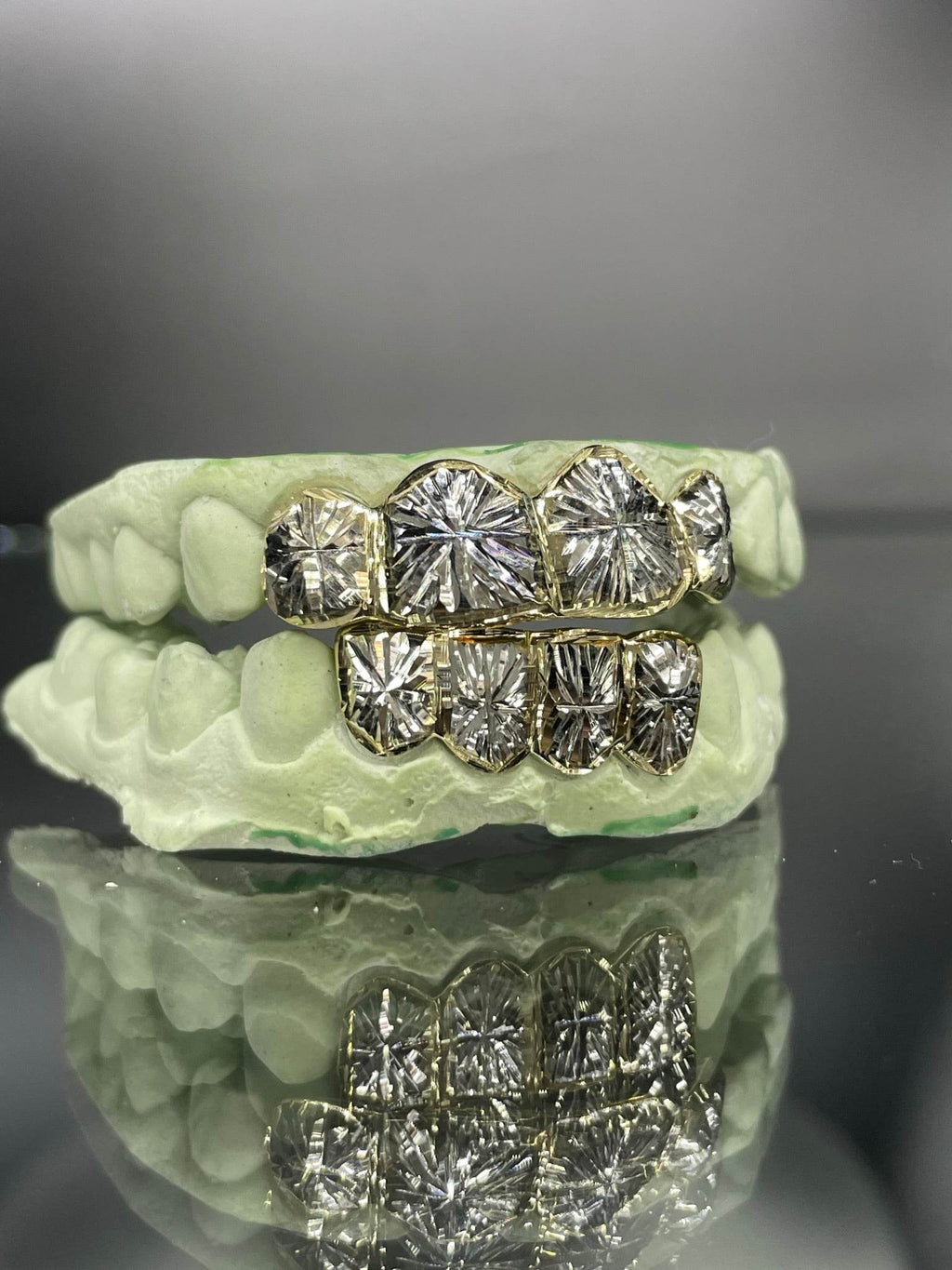 8 Teeth Gold Grillz - 4 Tops/Bottoms (Starburst) - Norma's Jewelry