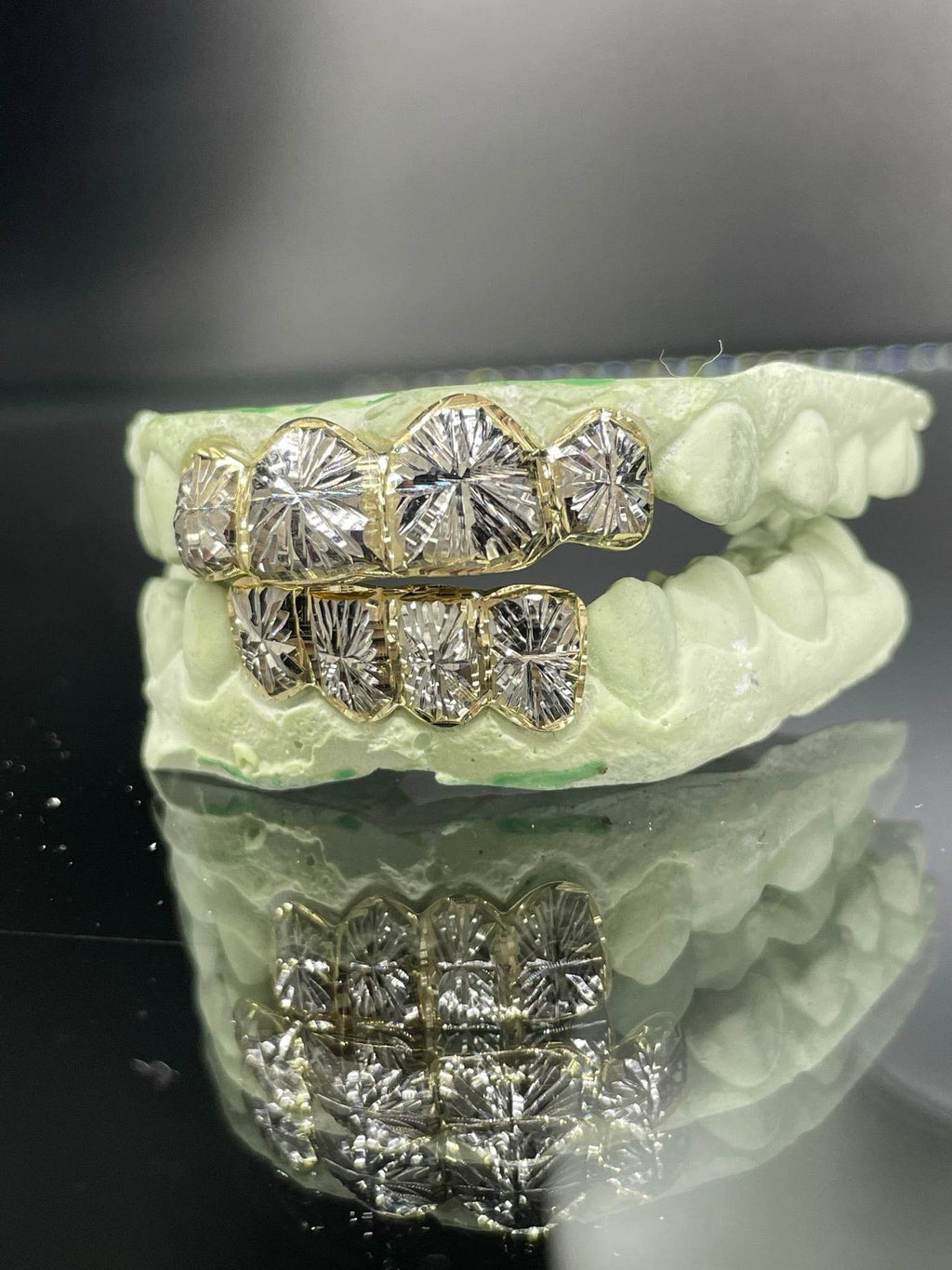 8 Teeth Gold Grillz - 4 Tops/Bottoms (Starburst) - Norma's Jewelry