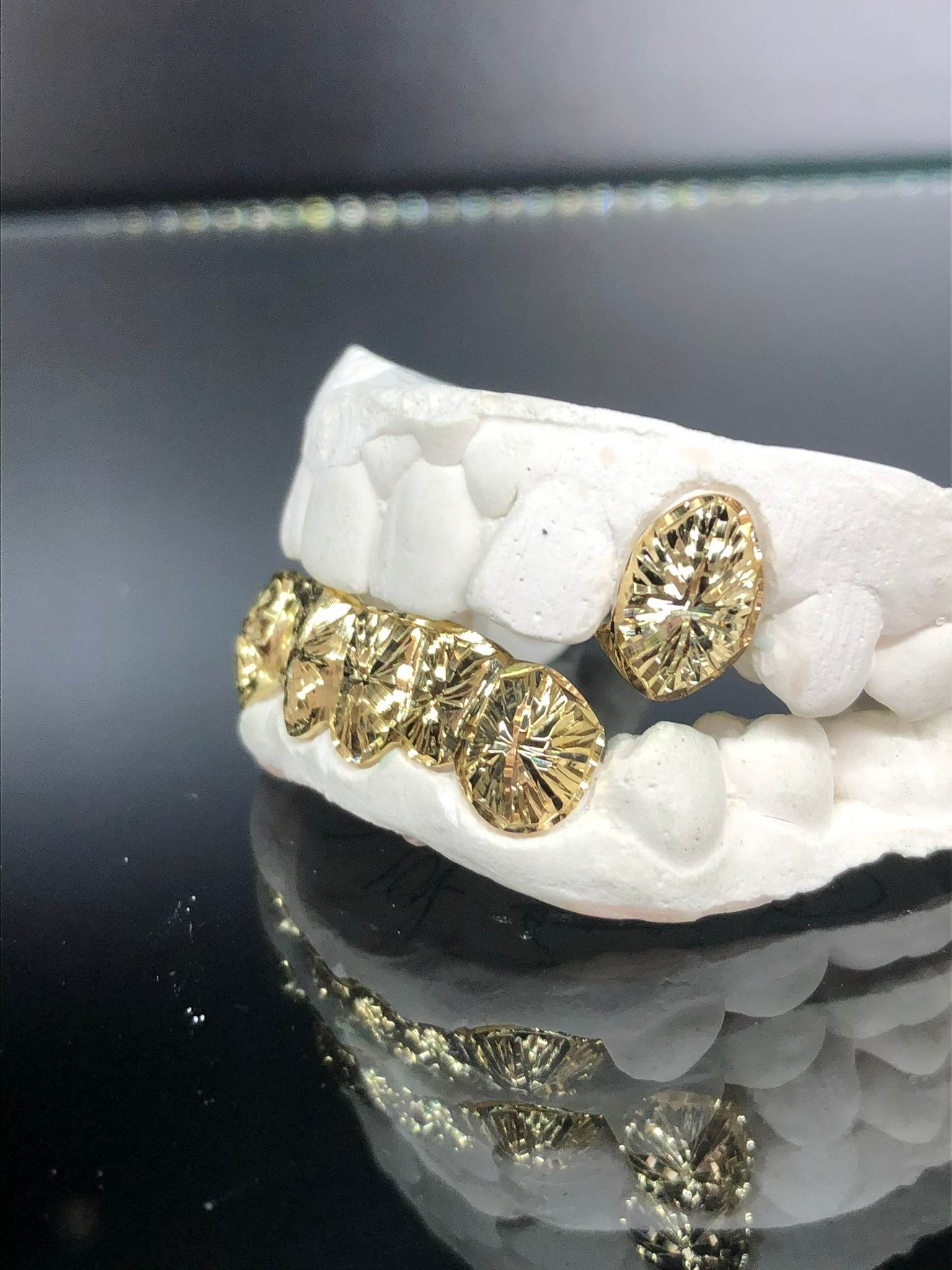 8 Teeth Gold Grillz - 2 Tops & 6 Bottoms (Starburst w/ Back Bridge) - Norma's Jewelry