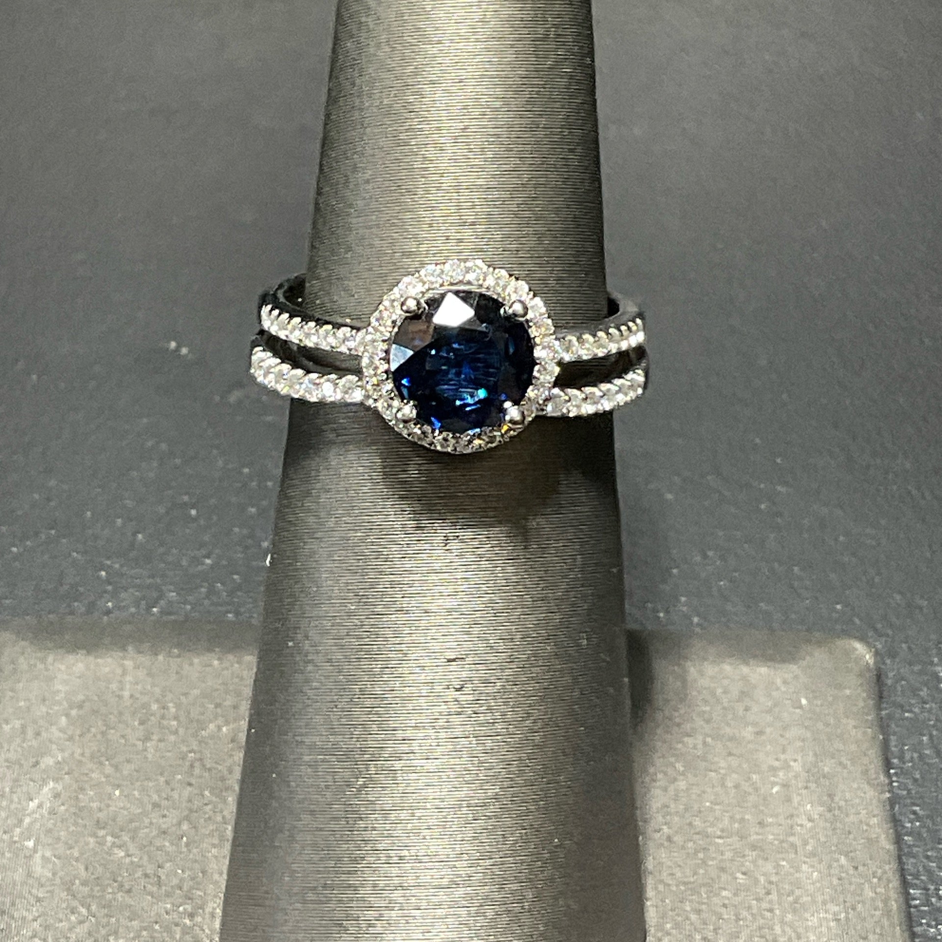14K White Sapphire Stone Ring