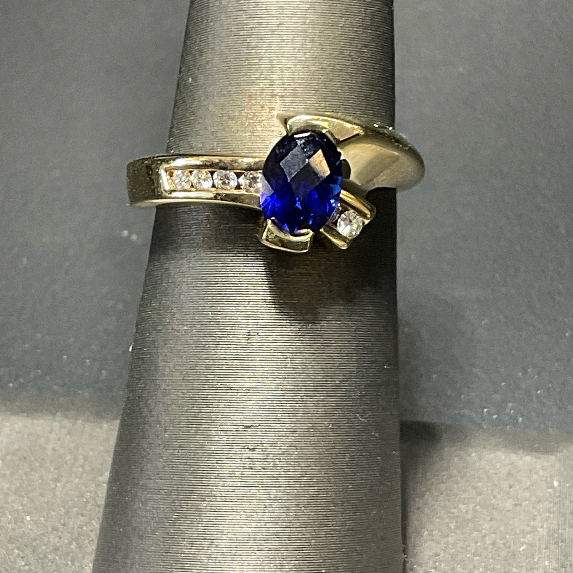 14K Yellow Sapphire Stone Ring